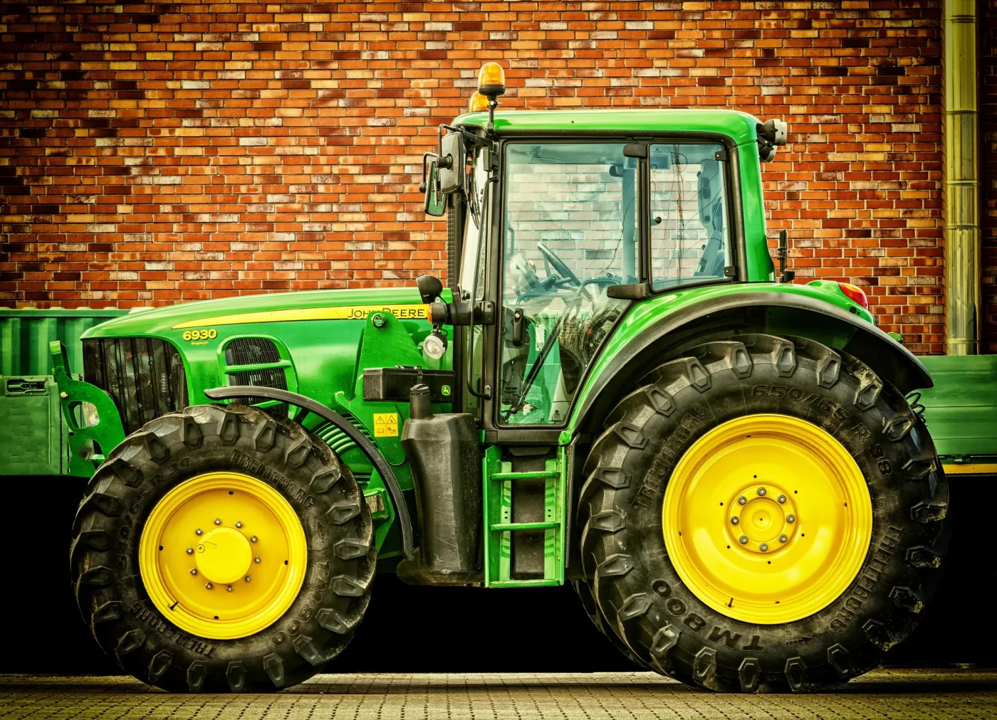 Top OEM Manuals for John Deere Tractors Compared